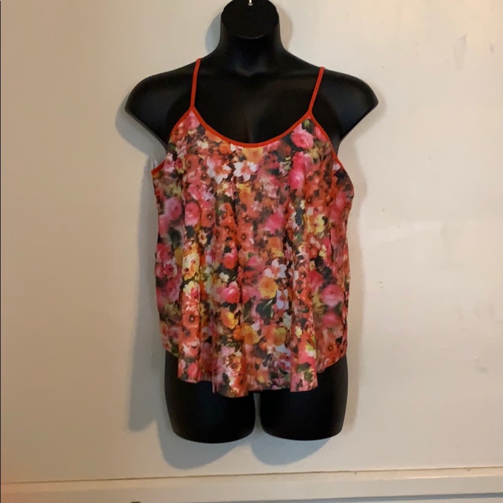 🌸 CUTE FLORAL TOP🌸